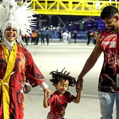 Filho de Viviane Araújo rouba a cena em ensaio técnico do Salgueiro