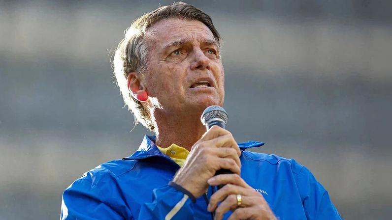 Defesa de Bolsonaro cita piora da saúde e exige laudo da PF