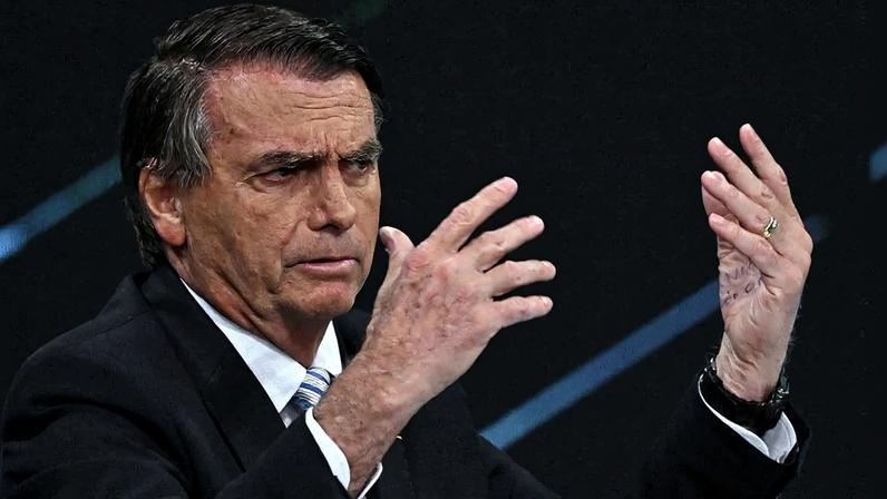 Cármen Lúcia rejeita cinco habeas corpus para afastar Bolsonaro da Papudinha