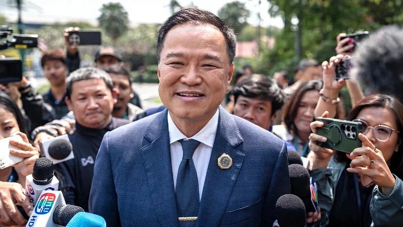 Anutin Charnvirakul, primeiro-ministro da Tailândia, conquistou vitória importante nas eleições legislativas antecipadas do país. Foto: chanakarn laosarakham / AFP