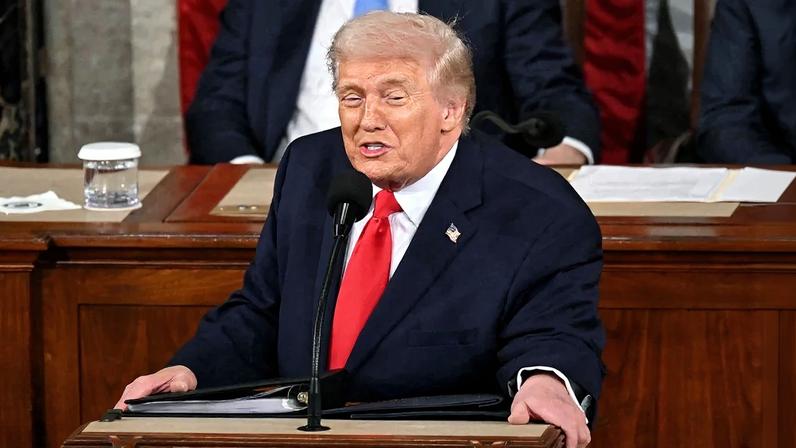 Trump faz o tradicional discurso sobre o Estado da União no Congresso dos EUA. Pronunciamento durou 1h47 e foi o mais longo da história. Foto: ANDREW CABALLERO-REYNOLDS / AFP