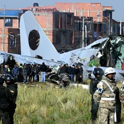 Avião que transportava dinheiro cai na Bolívia; 20 mortos