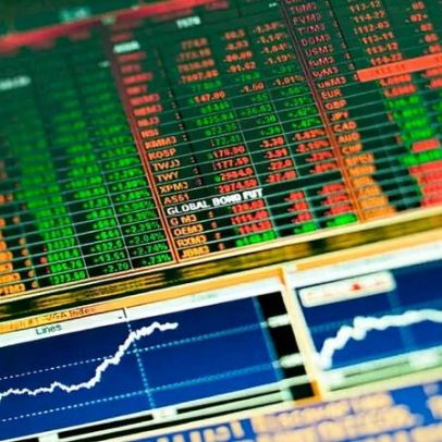 Ibovespa cai mais de 2% em sessão de correção; Dólar fecha estável