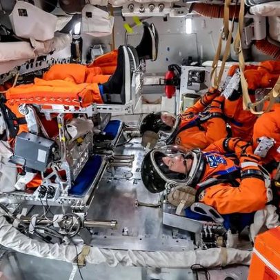 Duas equipes de astronautas da NASA entram em quarentena antes da missão