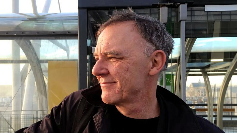 Crítico-chefe de arte do Guardian se aposenta após 30 anos