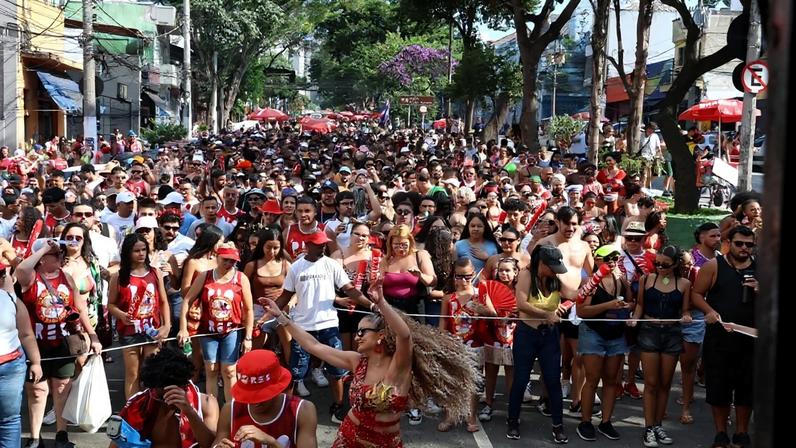 Mulheres enfrentam assédio no carnaval e medidas são discutidas