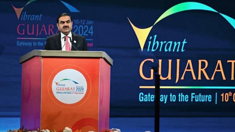 Adani planeja US$100 bilhões para centros de IA na Índia