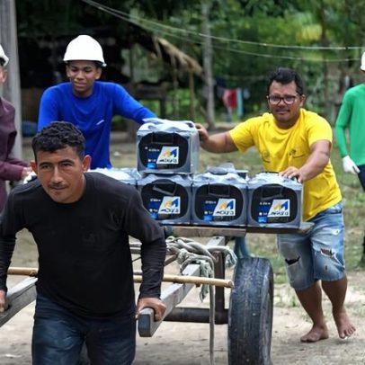 Vilas da Amazônia criam sistemas de energia autônomos após falha de barragem