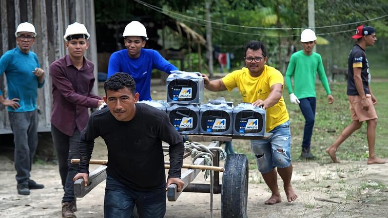 Vilas da Amazônia criam sistemas de energia autônomos após falha de barragem