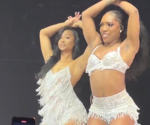 Kayla Nicole joined Toni Braxton onstage to perform the singer's 2000 hit "He Wasn’t Man Enough."