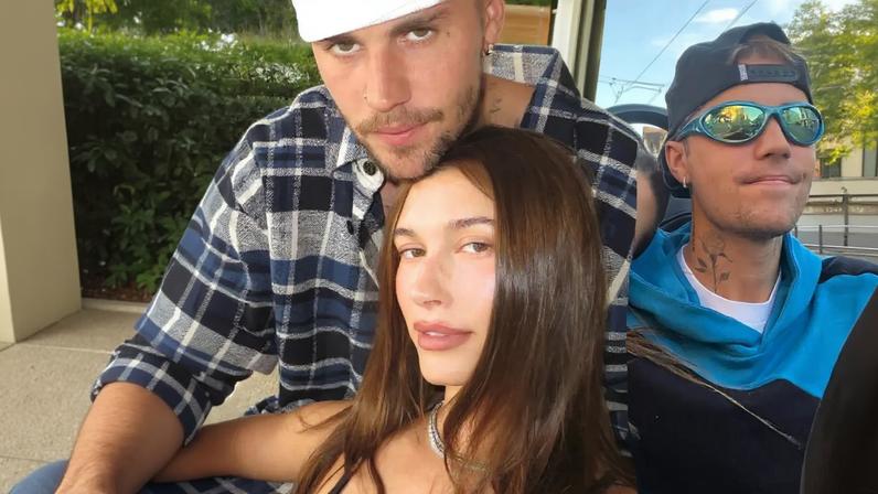 Hailey Bieber revela celebração romântica com Justin Bieber