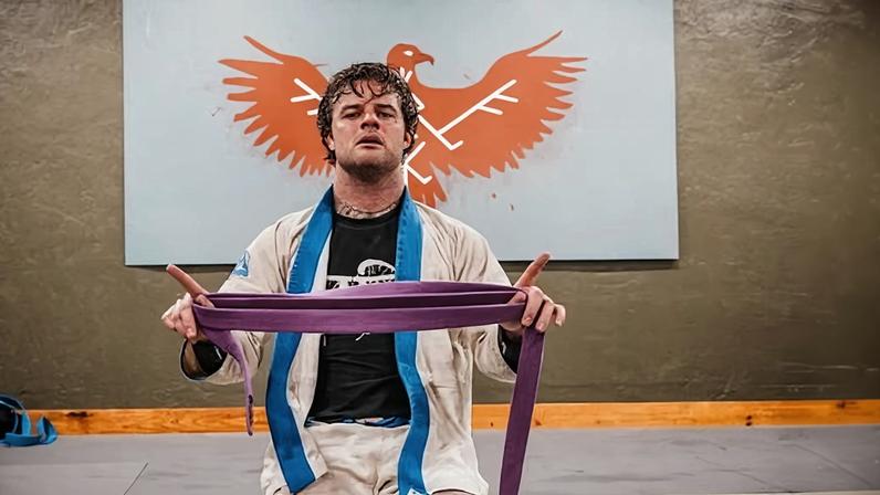 Contratante federal dos EUA contratou líder supremacista branco para incêndios