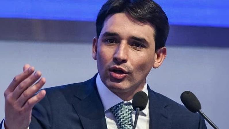 Silvio Costa Filho acertou com Lula sair do ministério para concorrer ao Senado