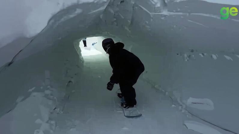 Gabriel Medina experimenta o snowboard numa das sedes das Olimpíadas de Inverno