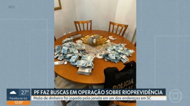 Homem que jogou R$ 400 mil pela janela é alvo da PF em SC