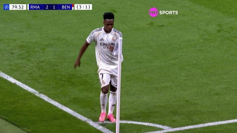 Vinícius Júnior marca quinto jogo seguido e iguala melhor sequência pelo Real Madrid