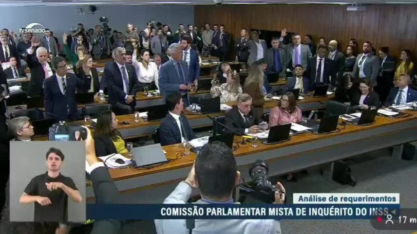 Parlamentares discutem em CPI do INSS