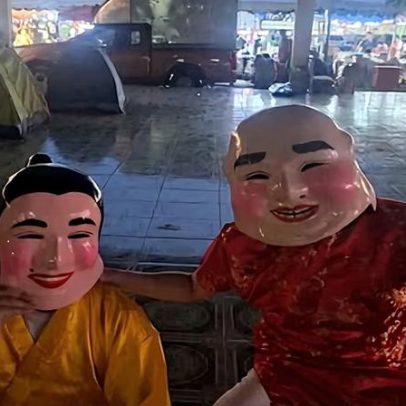 Polícia de Bangkok prende suspeitos em disfarces