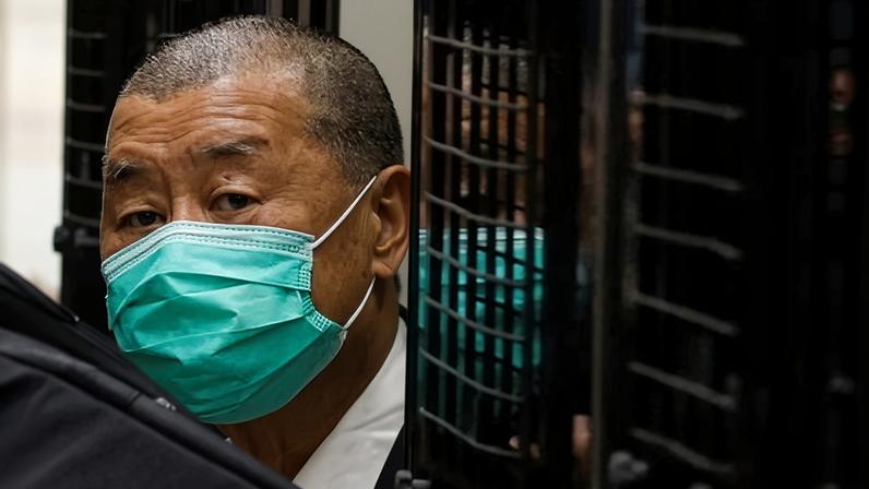 Jimmy Lai enfrenta incerteza sobre saúde na prisão, diz imprensa
