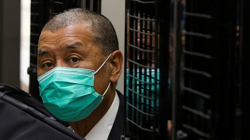 UE solicita liberação imediata de Jimmy Lai após acusação política