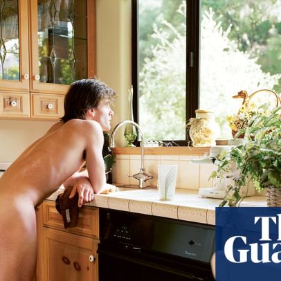 Larry Sultan retrata a vida doméstica americana entre famílias e Bob's Big Boy