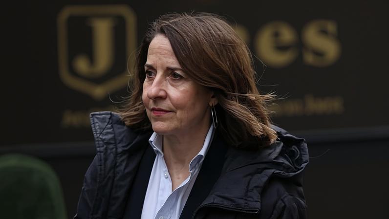 Ministro diz que banir redes sociais para menores de 16 anos não é inevitável