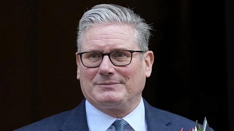 Trégua na liderança do Labour permanece, mas prazo aperta para Starmer