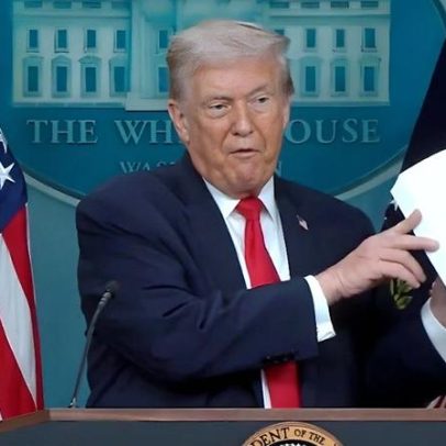 Trump acusa Harvard de antissemita e pede US$ 1 bilhão