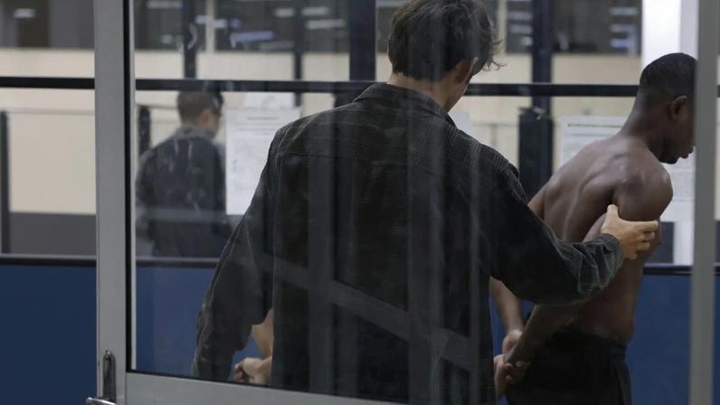 Adolescente de 14 anos é detido por planejar ataque em massa em igreja na Flórida.