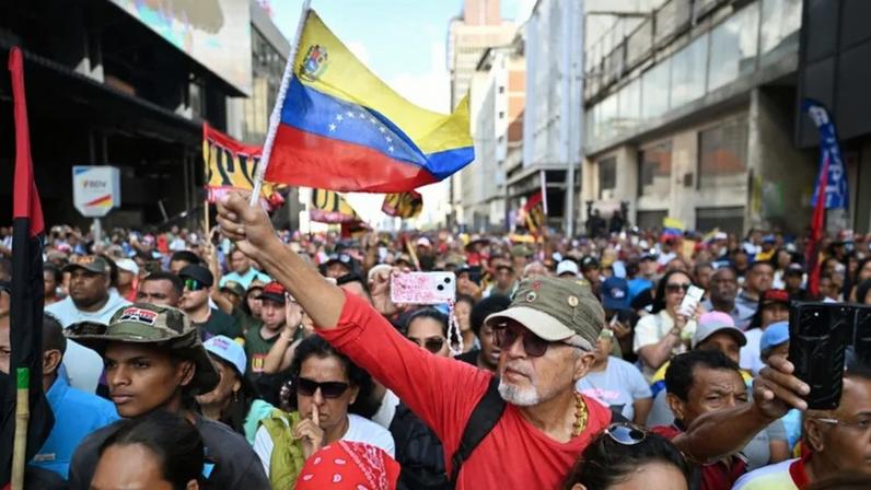 Manifestação em Caracas com opositores pedindo anistia a presos políticos.