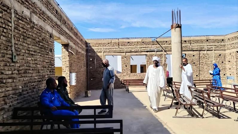 Burocracia sudanesa atrasa reconstrução e culto em igreja
