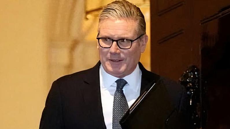 Starmer deve liderar momento de mudança após turbulência do Labour, diz Miliband