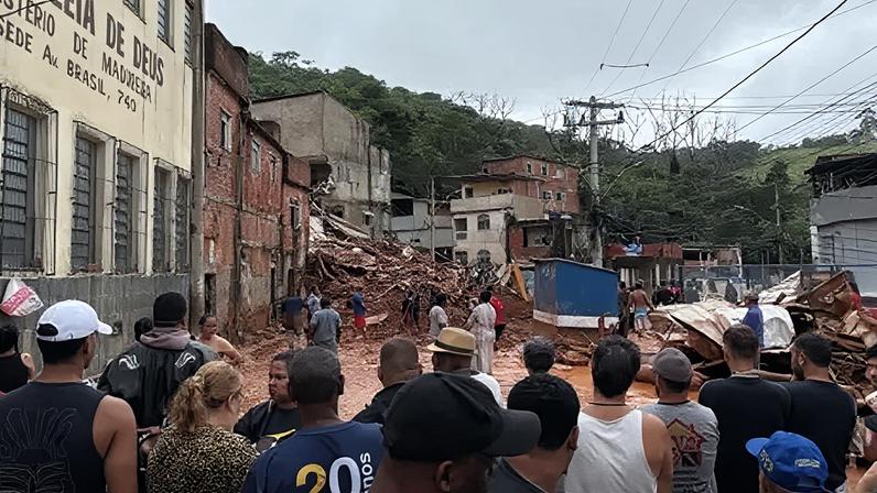Inundações e deslizamentos no Brasil deixam pelo menos 20 mortos