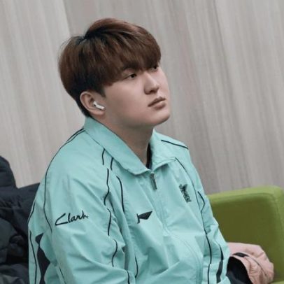 ADC chinês detém o melhor KDA da posição em LoL