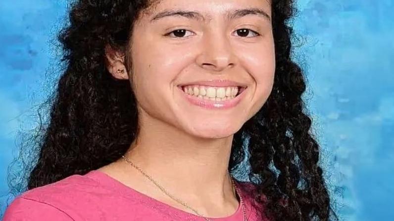 Agatha Nunes, 18, passou em física na USP, contrariando estatística do curso majoritariamente masculino