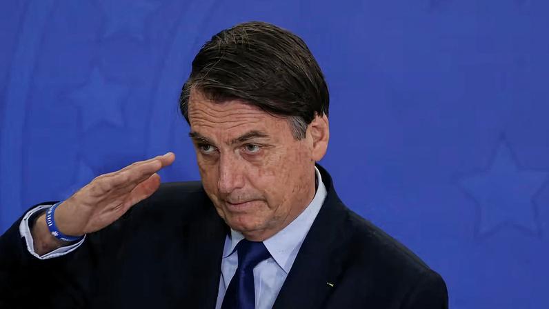 Ex-presidente Jair Bolsonaro, durante a cerimônia de cumprimentos aos Oficiais Generais recém-promovidos e de entrega da Medalha da Vitória e da Medalha Militar realizado no Palácio do Planalto, em Brasília — Foto: Adriano Machado/Reuters