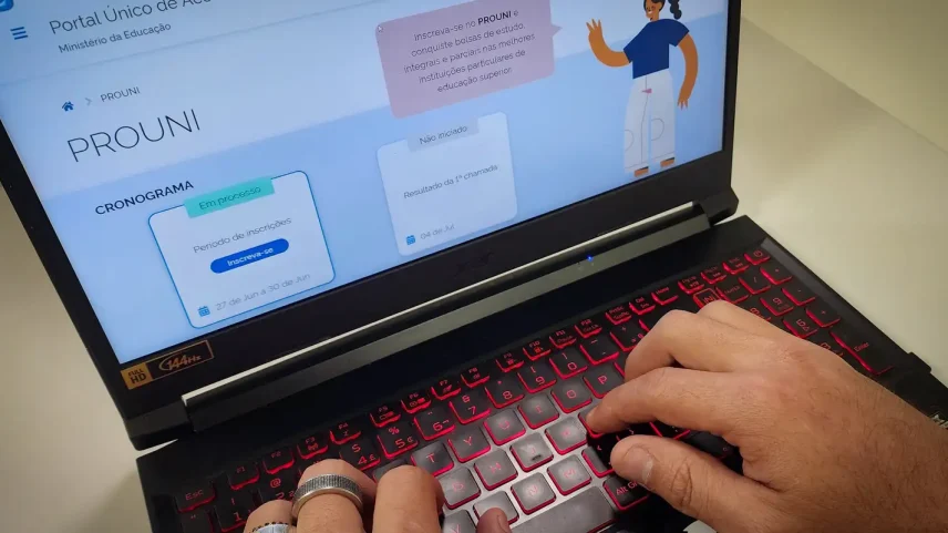 Prouni 2026: alunos devem comprovar informações na faculdade até hoje