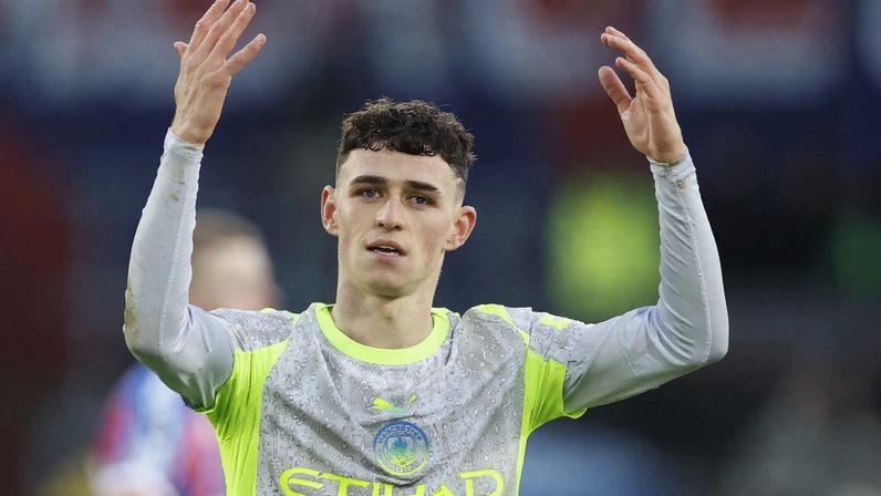 Foden marca o segundo gol do Manchester City contra o Crystal Palace — Foto: Reuters