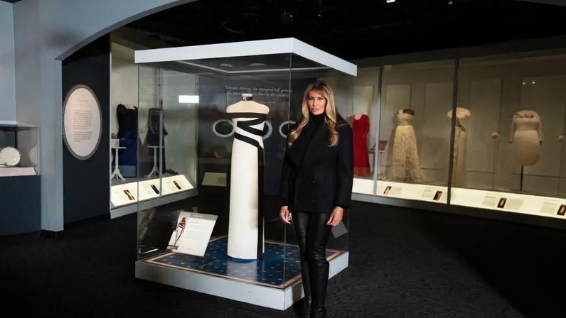 Melania Trump doa vestido inaugural ao Smithsonian