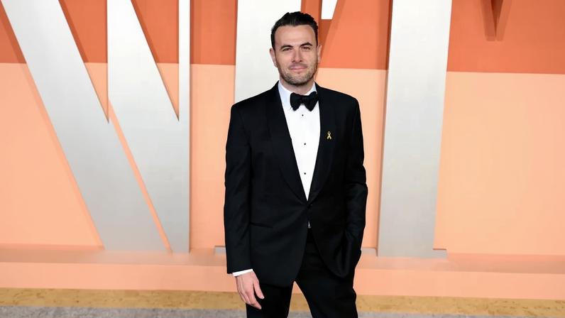 Grammys executive producer Ben Winston didn’t mind that Cher suffered a few mishaps while presenting at this year’s biggest night in music.