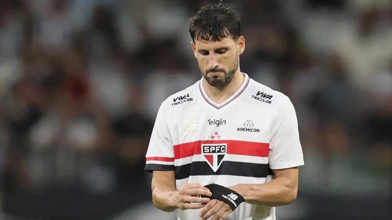 São Paulo busca recuperar Calleri após longo período de lesão