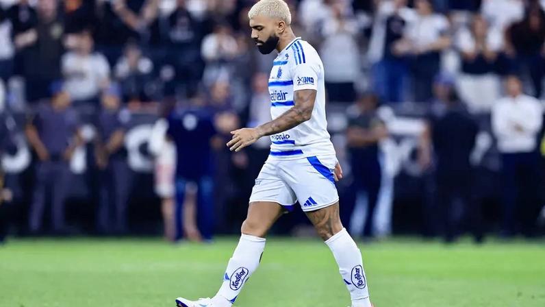 Jogador do Cruzeiro descreve reação do elenco a erro de Gabigol e incômodo