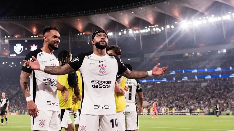 Memphis marcou o segundo gol do Corinthians (Foto: Wanderson Oliveira/PxImages/GazetaPress)