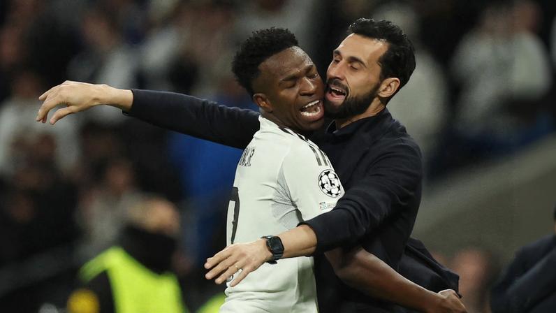 Técnico do Real Madrid apoia Vinícius e desafia UEFA na luta contra o racismo