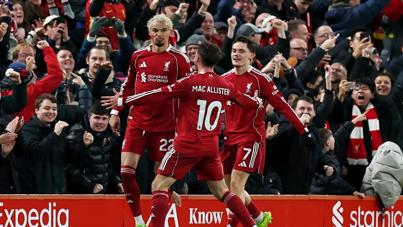 Com dois de Ekitike, Liverpool vira sobre o Newcastle — Foto: REUTERS/Phil Noble