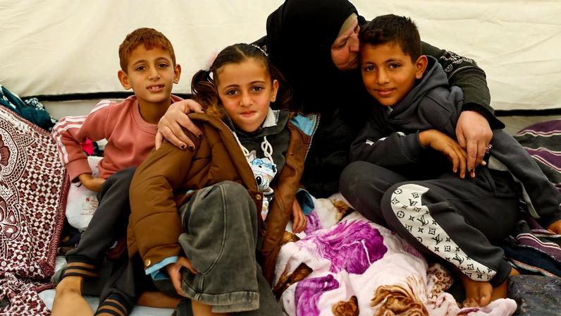 Mulheres palestinas relatam horror ao retornar a Gaza