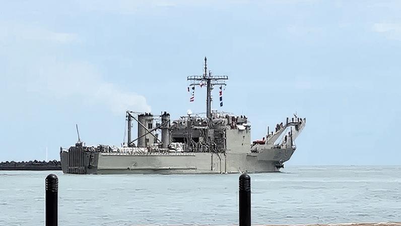 Dois navios da Marinha mexicana partem de Veracruz com mais de 1.000 toneladas de ajuda humanitária para Cuba