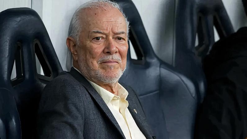 Presidente do São Paulo abre mão de benefícios e cartão corporativo