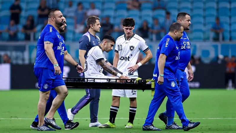 Botafogo teme desfalque de Santi Rodríguez após lesão contra o Grêmio