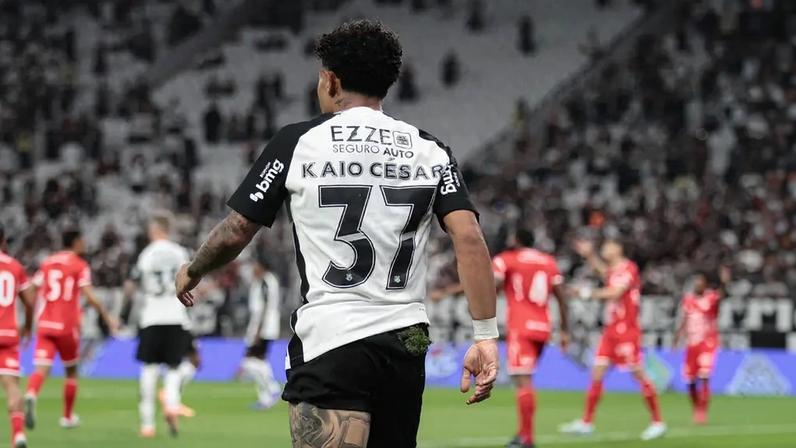 Kaio César preocupa a comissão técnica do Corinthians (Foto: Peter Leone/O Fotografico/Gazeta Press)